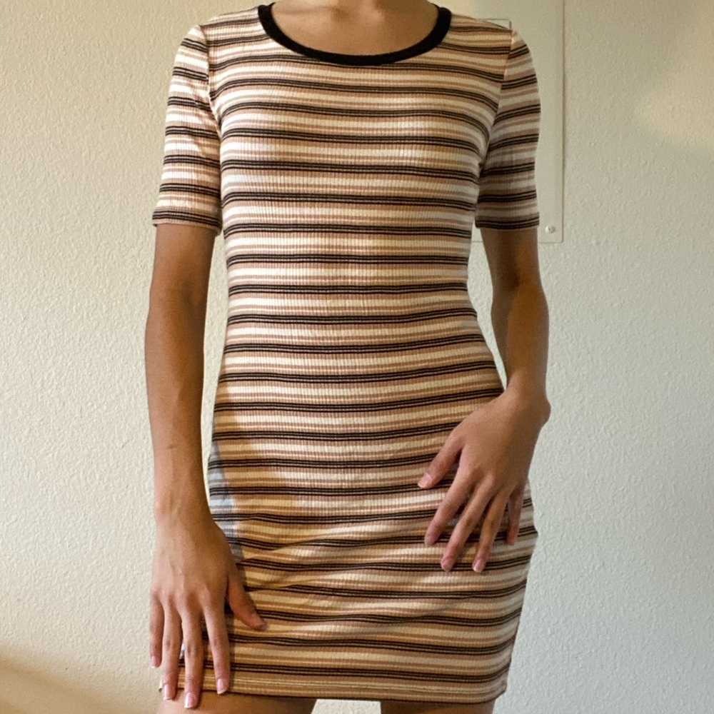 Dress - Picture 3 of 3